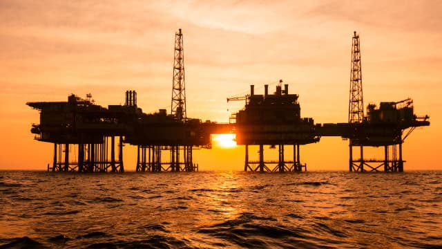 ExxonMobil Is Thriving Despite Falling Oil Prices